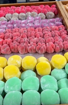 Colorful mochi display